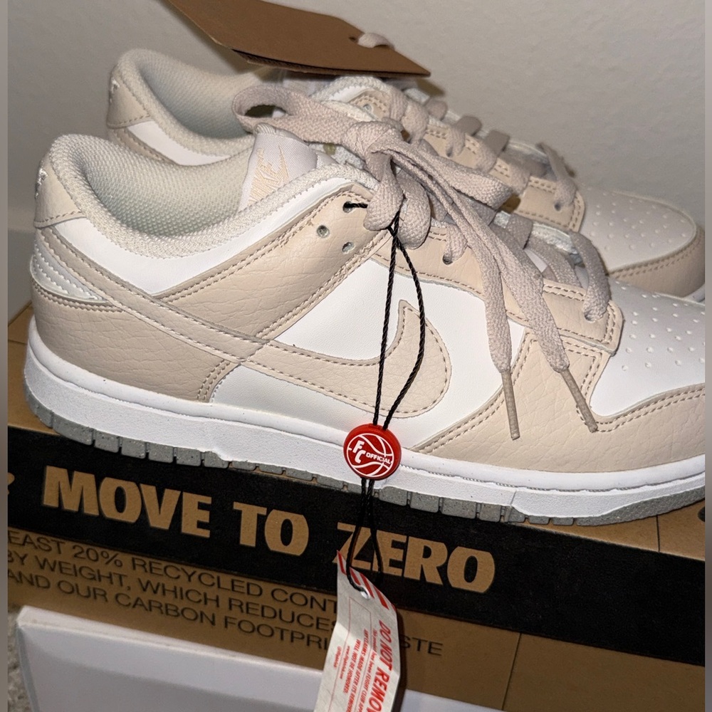 Women Nike Dunks - light orewood brown